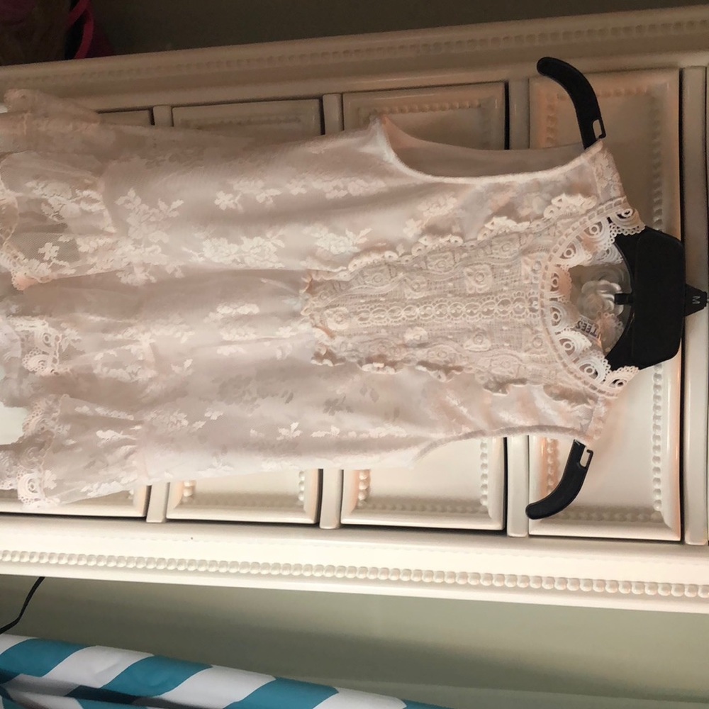 A lace white Long shirt